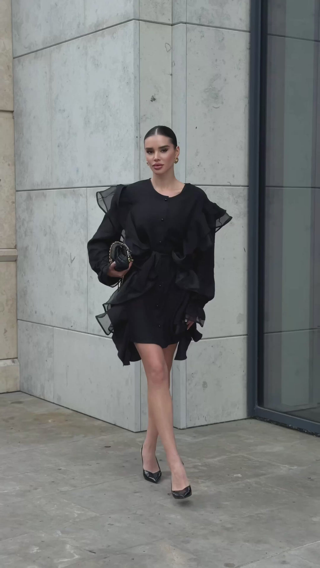 Short dress with belt